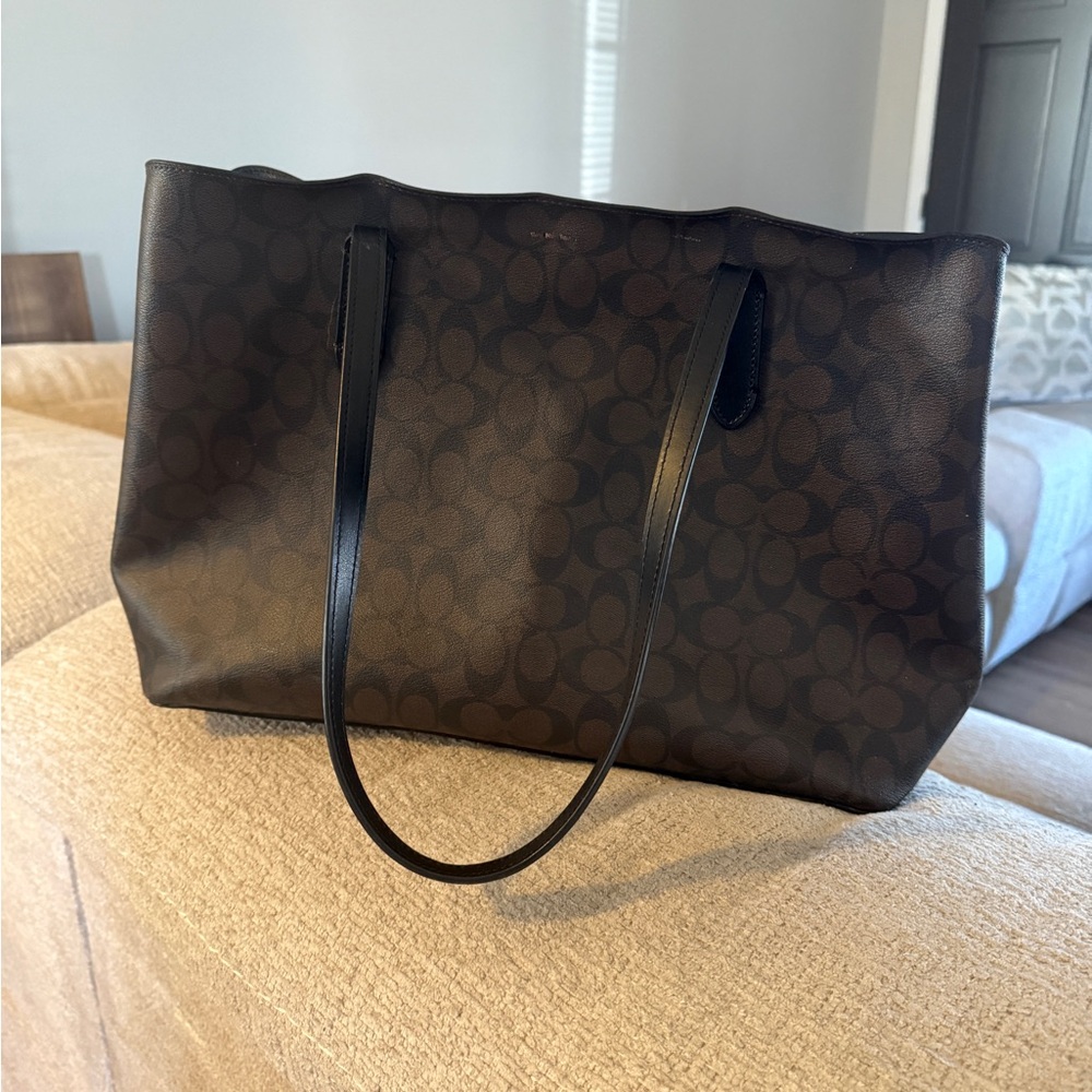 Coach Signature Black and Brown Tote - Picture 4 of 8